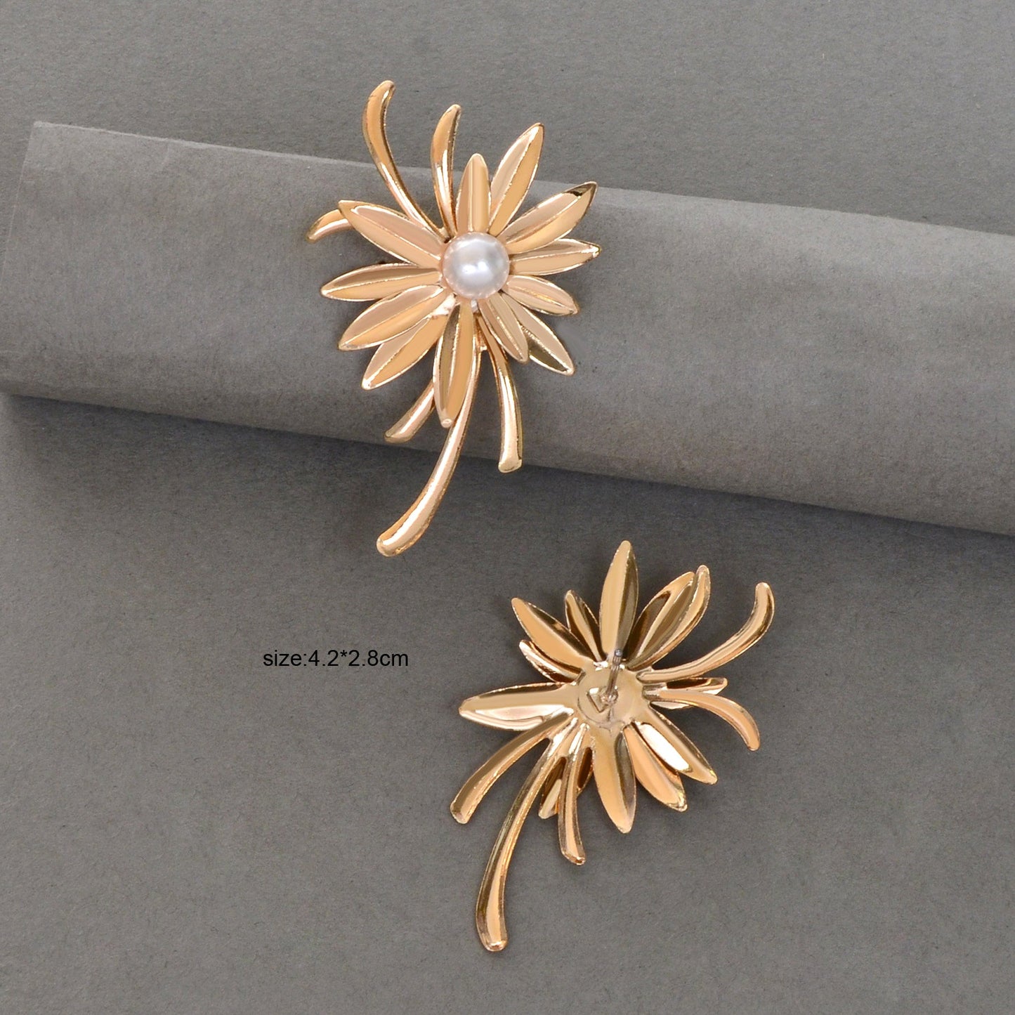 Bijoux Jewellery Pearl Decoration Gold Flower Stud Exaggerated Pierced Earrings-3