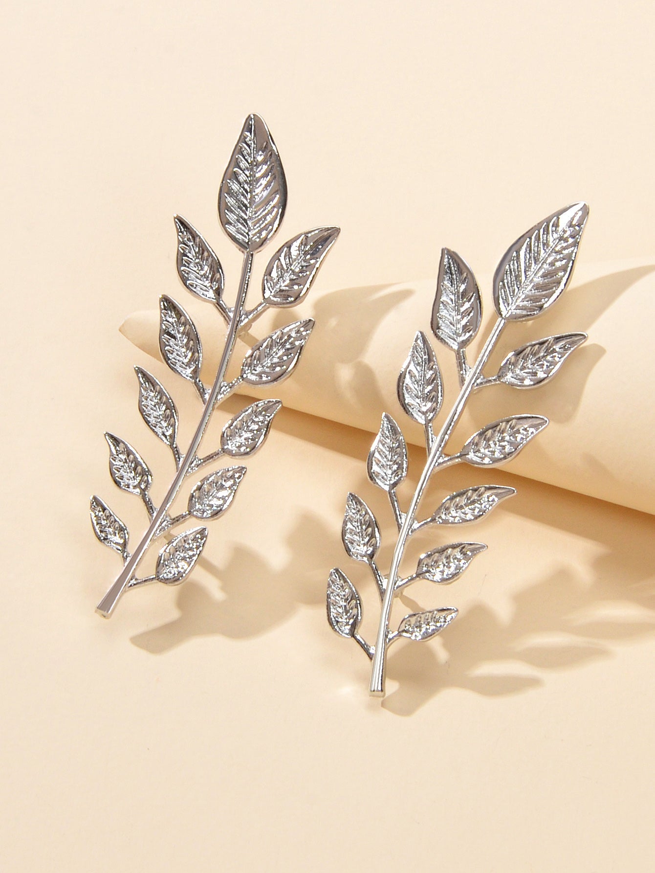 Elegant Double Leaf Collar Pin Brooch Silver Plant Unisex Brooch Badge Gift-2