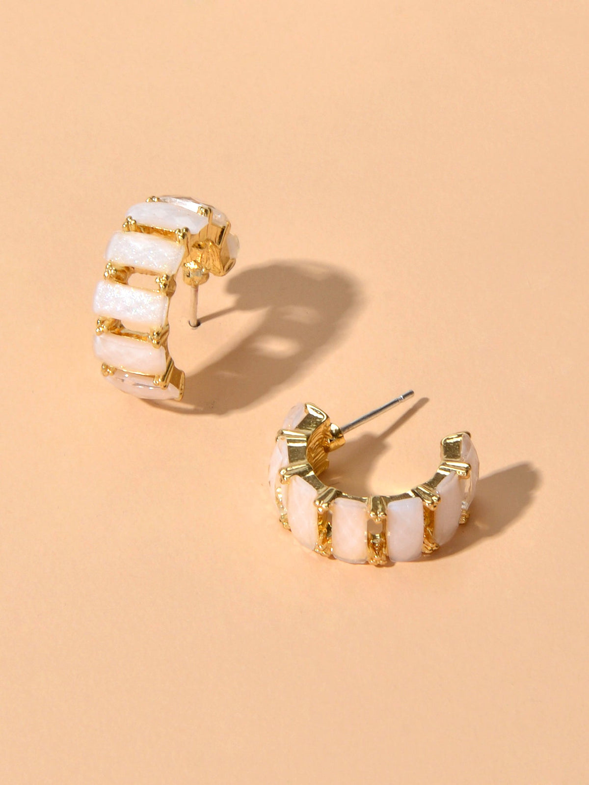 Beautiful Jewelry Resin Decoration Hollow Gold Hoop Huggie Pierced Stud Earrings-3