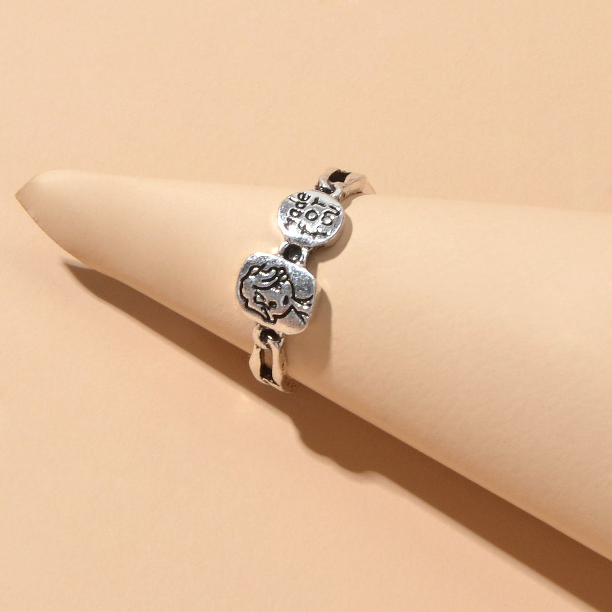 Personality Creative Antqiue Silver Carved Portrait Letter Open Cuff Cool Ring-3