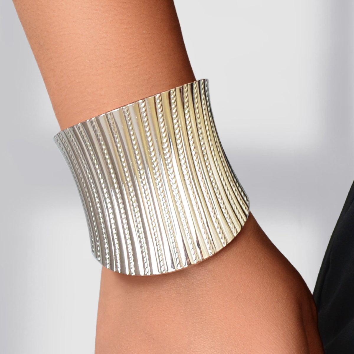 Party Dance Accessories Exaggerated Silver Ripple Wide Geometric Cuffs Bangle for Women-0