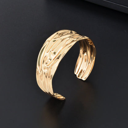 Stylish Golden Metal Wide Chunky Statement Open Cuff Bangle Geometric Jewelry-1