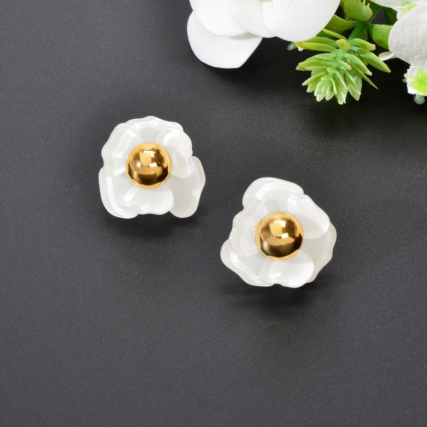 Fashionable Classic White Acrylic Flower Stud Earrings Party Dating Bridal Jewelry-1