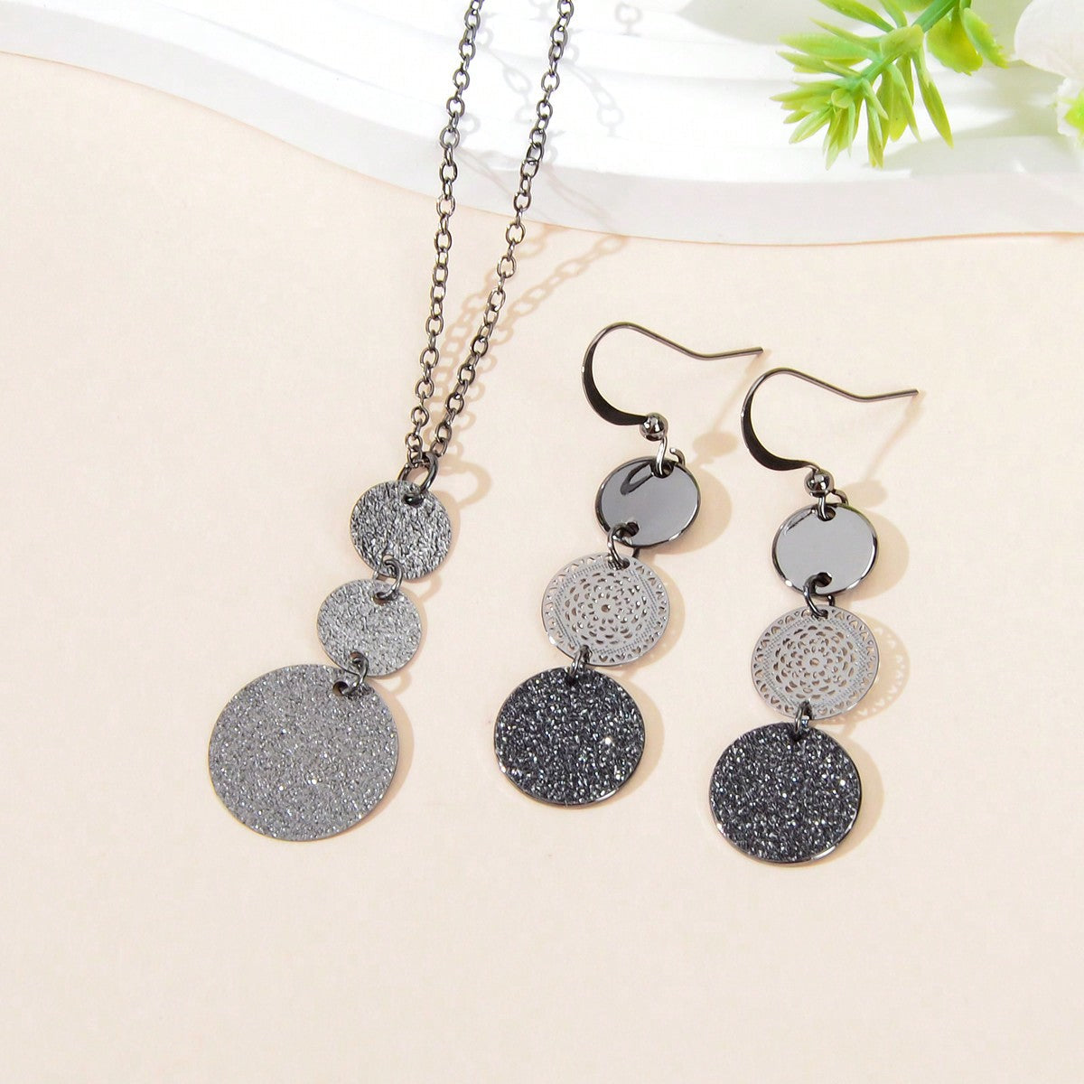 Long Chain Necklace with Black Circular Pendant Earrings Set - Stylish Accessory-0