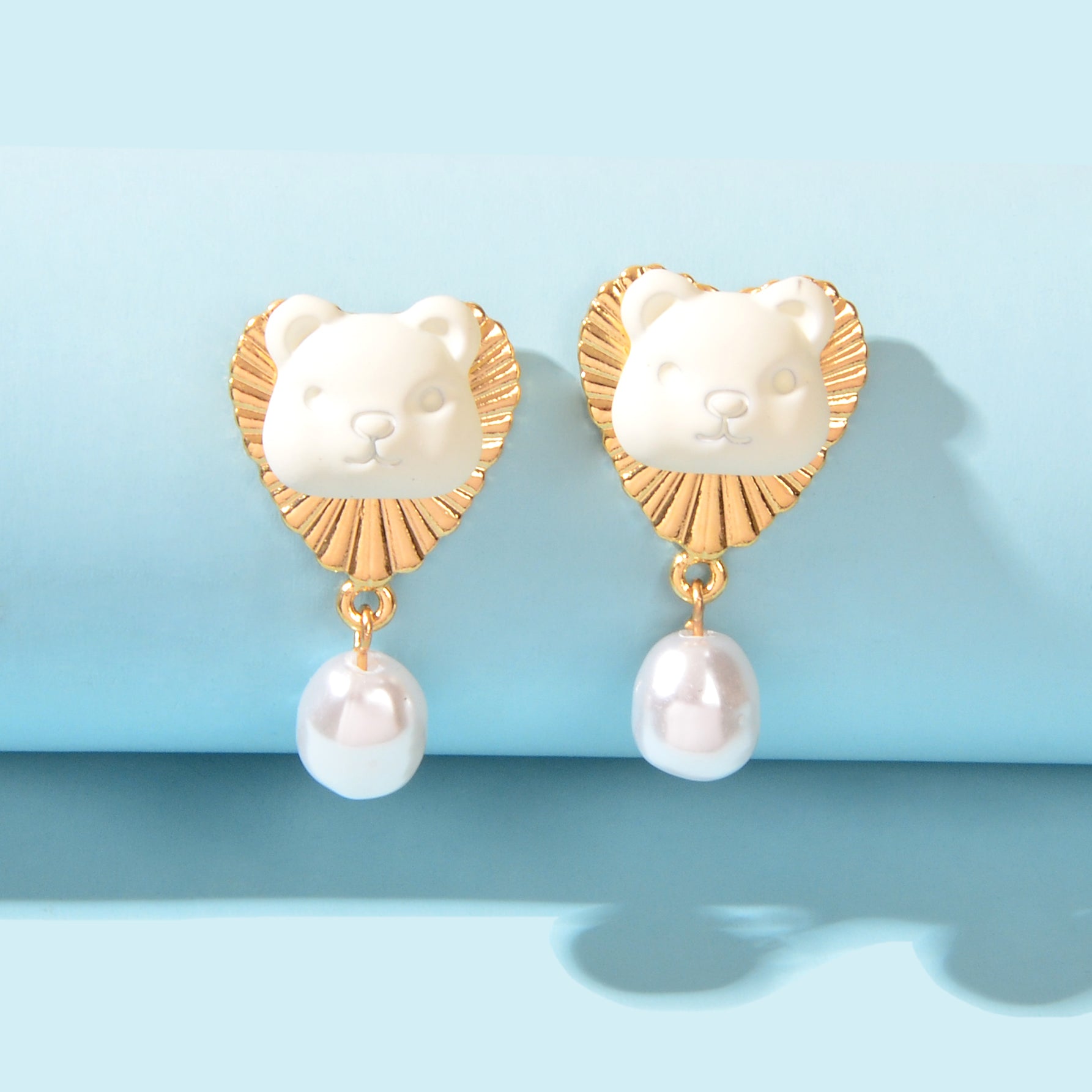 Lovely Cartoon White Bear Pierced Pearl Charm Gold Heart Hypoallergenic Earrings-1