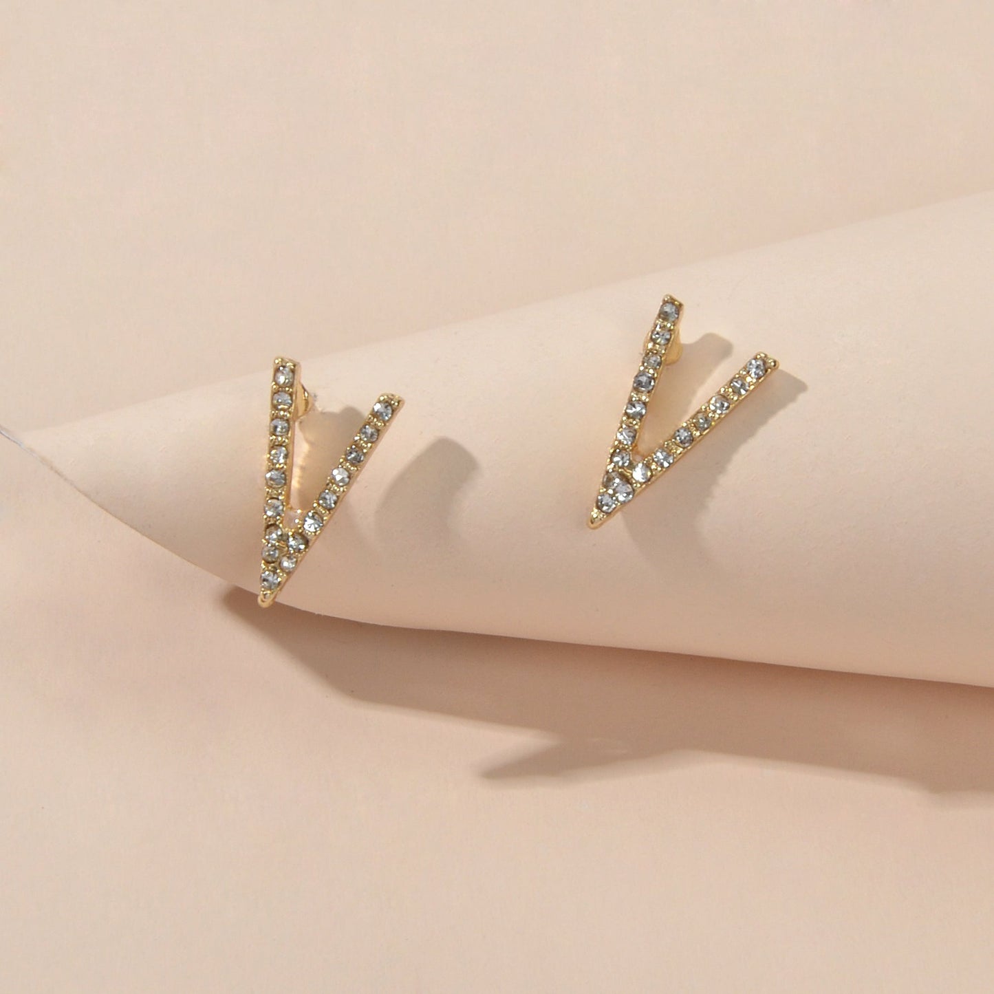 Gold Plated Rhinestone Decor V shape Stud Pierced Personality Geometric Earrings-2