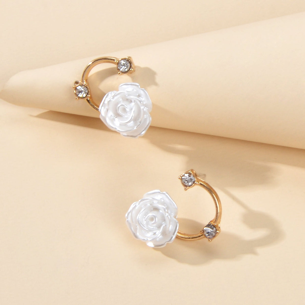 Exquisite Accessory Rhinestone White Resin Flower Stud Women Engagement Earrings-1