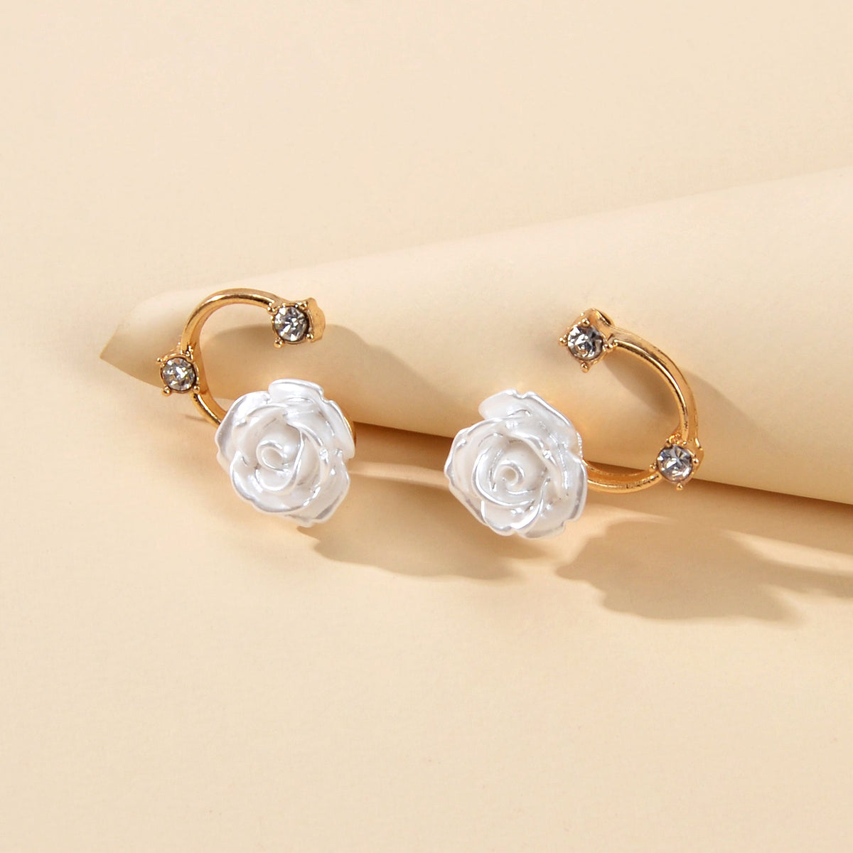 Exquisite Accessory Rhinestone White Resin Flower Stud Women Engagement Earrings-2