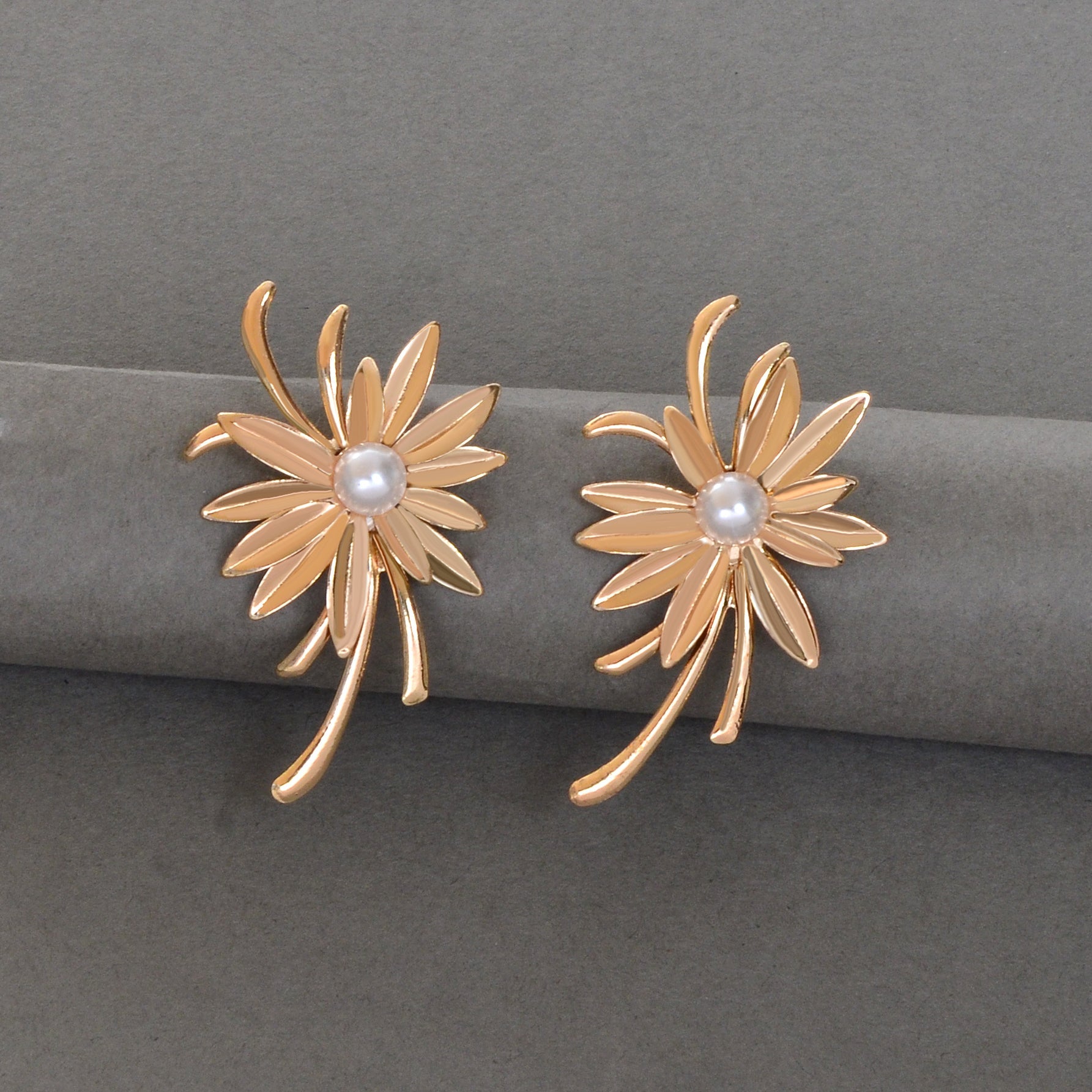 Bijoux Jewellery Pearl Decoration Gold Flower Stud Exaggerated Pierced Earrings-1