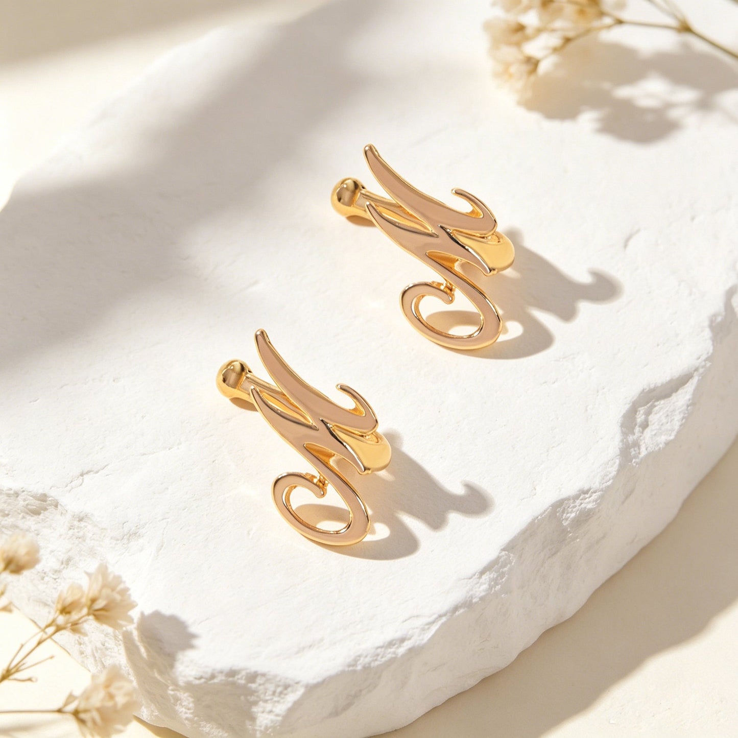 2 pcs Simple Gold Letter M Metal Ear Cuff Earrings Personality Ear Clip Gift-2