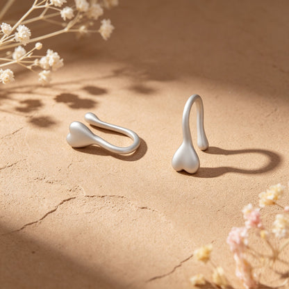 2pcs Minimalist Fashion Heart Silver Tiny Dainty Love Non perforated Ear Clips-2