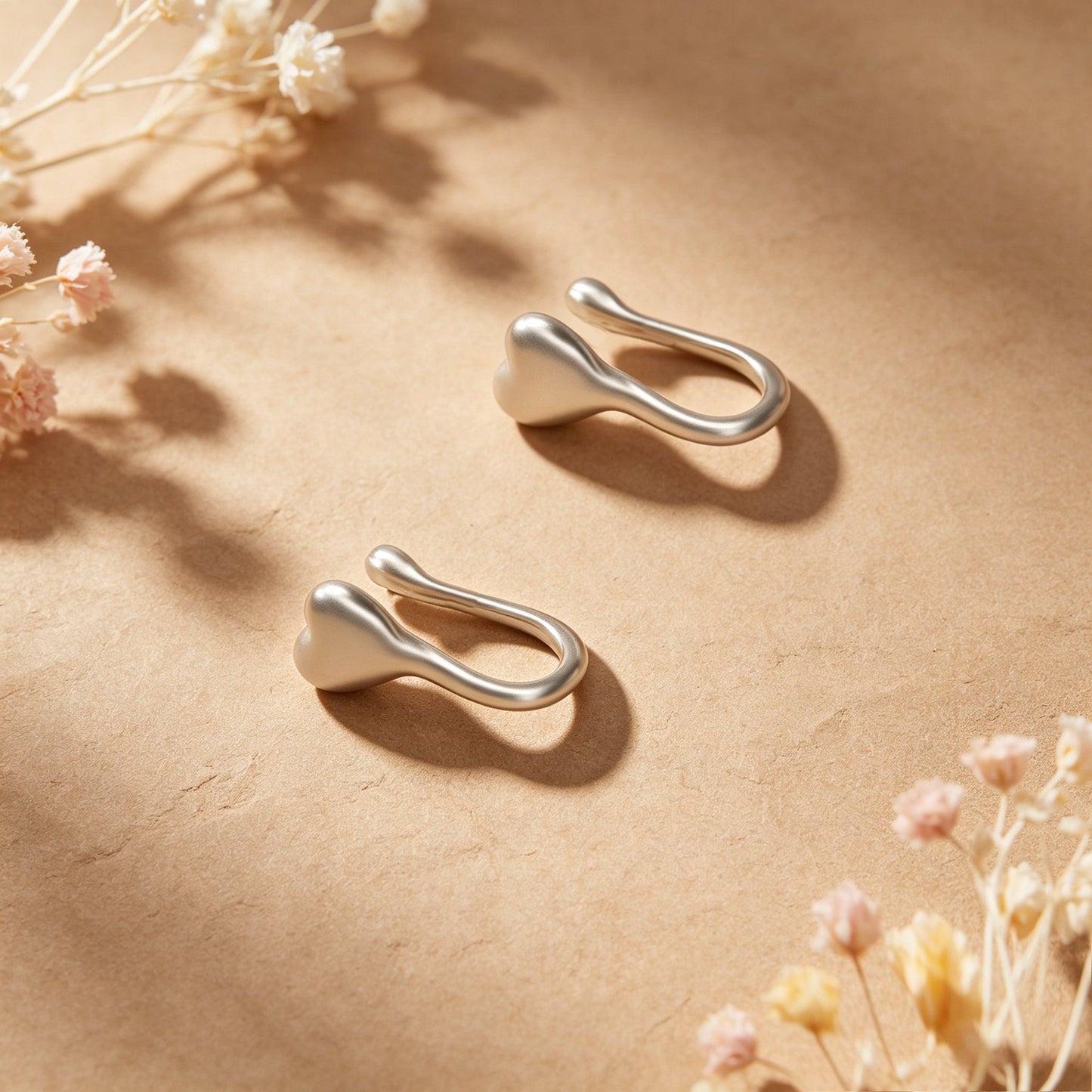2pcs Minimalist Fashion Heart Silver Tiny Dainty Love Non perforated Ear Clips-4