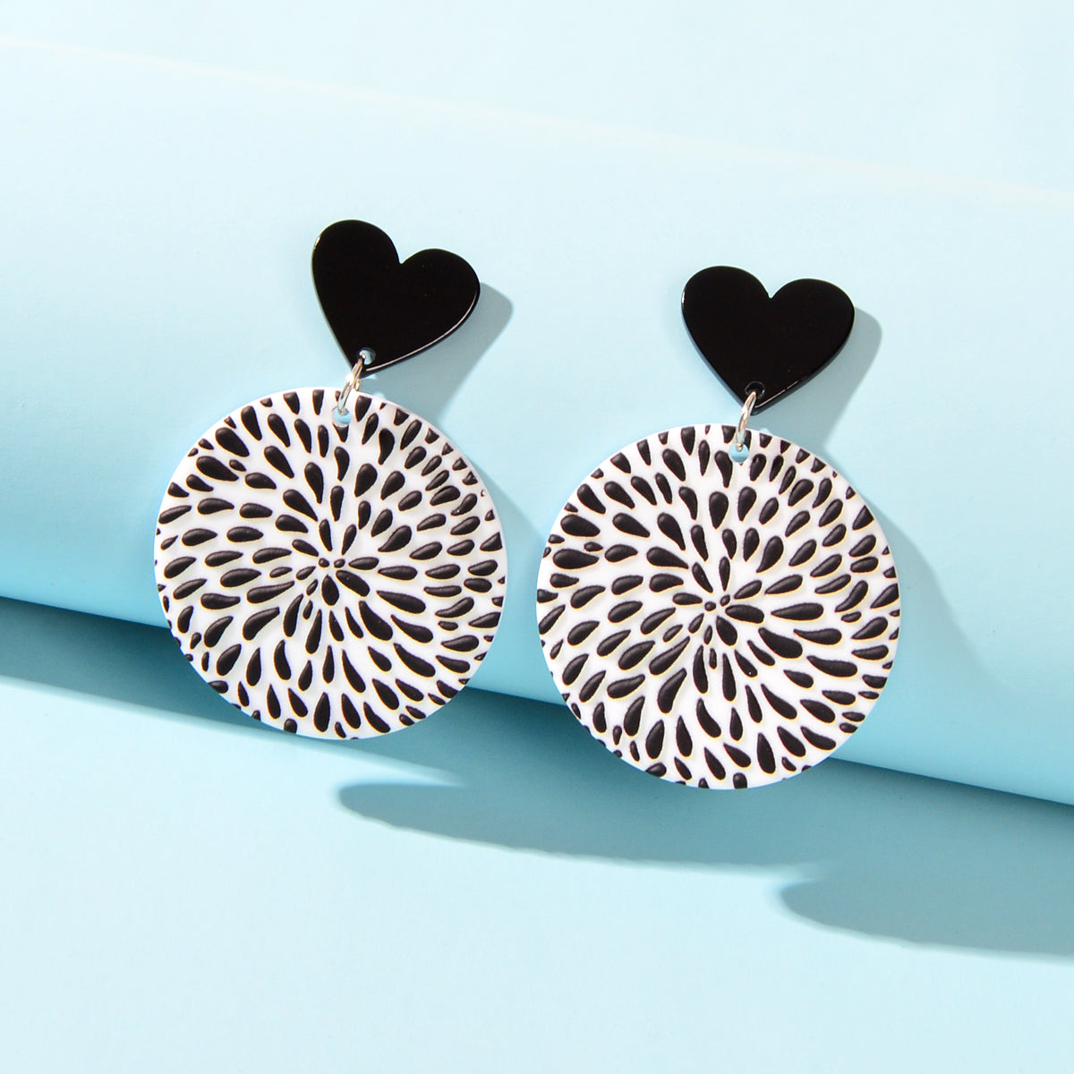 Boho Retro White Black Geometric Pattern Heart Round Acrylic Holiday Earrings-0