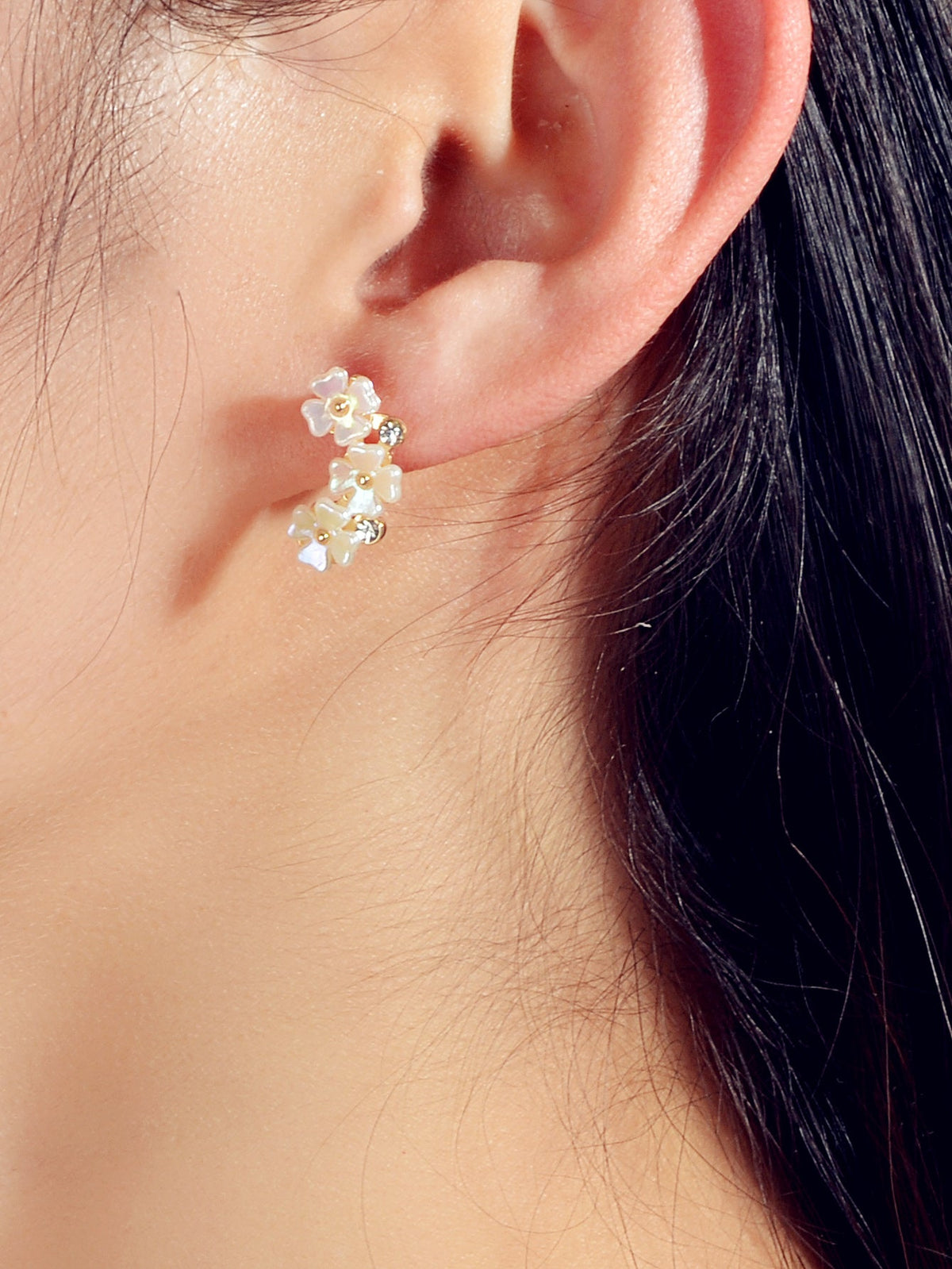 Dainty Gifts Women Girls Lightweight Rhinestone White Flower Cute Stud Earrings-1