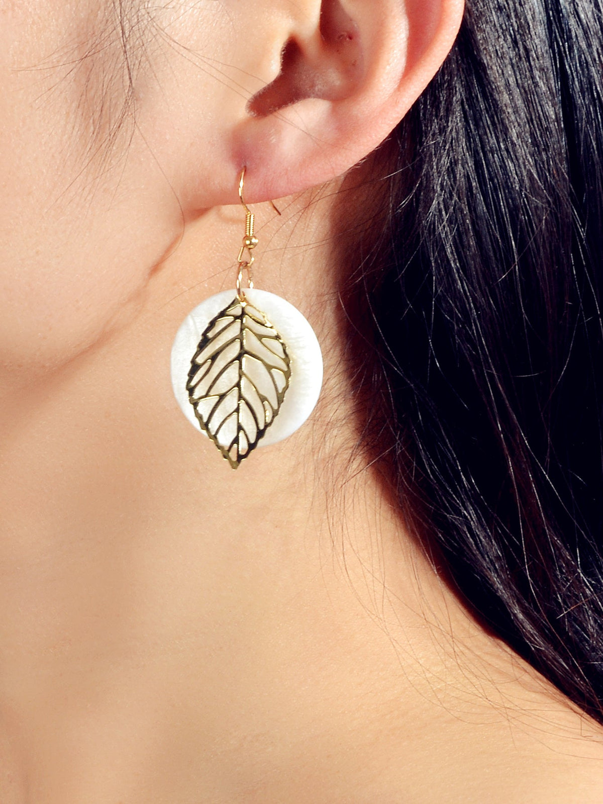 Trendy Gold Leaf White Shell Disc Round Charm Dangle Bho Chic Holiday Earrings-0