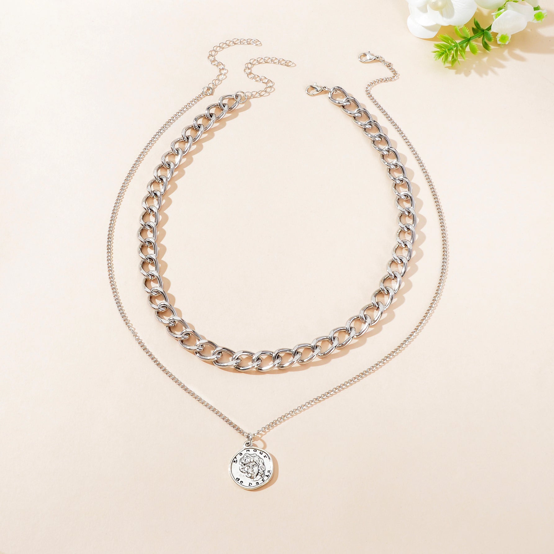 Hip Hop Double Layer Silvery Chunky Chain Round Portrait Pendant Necklace Street Statement Jewelry-3