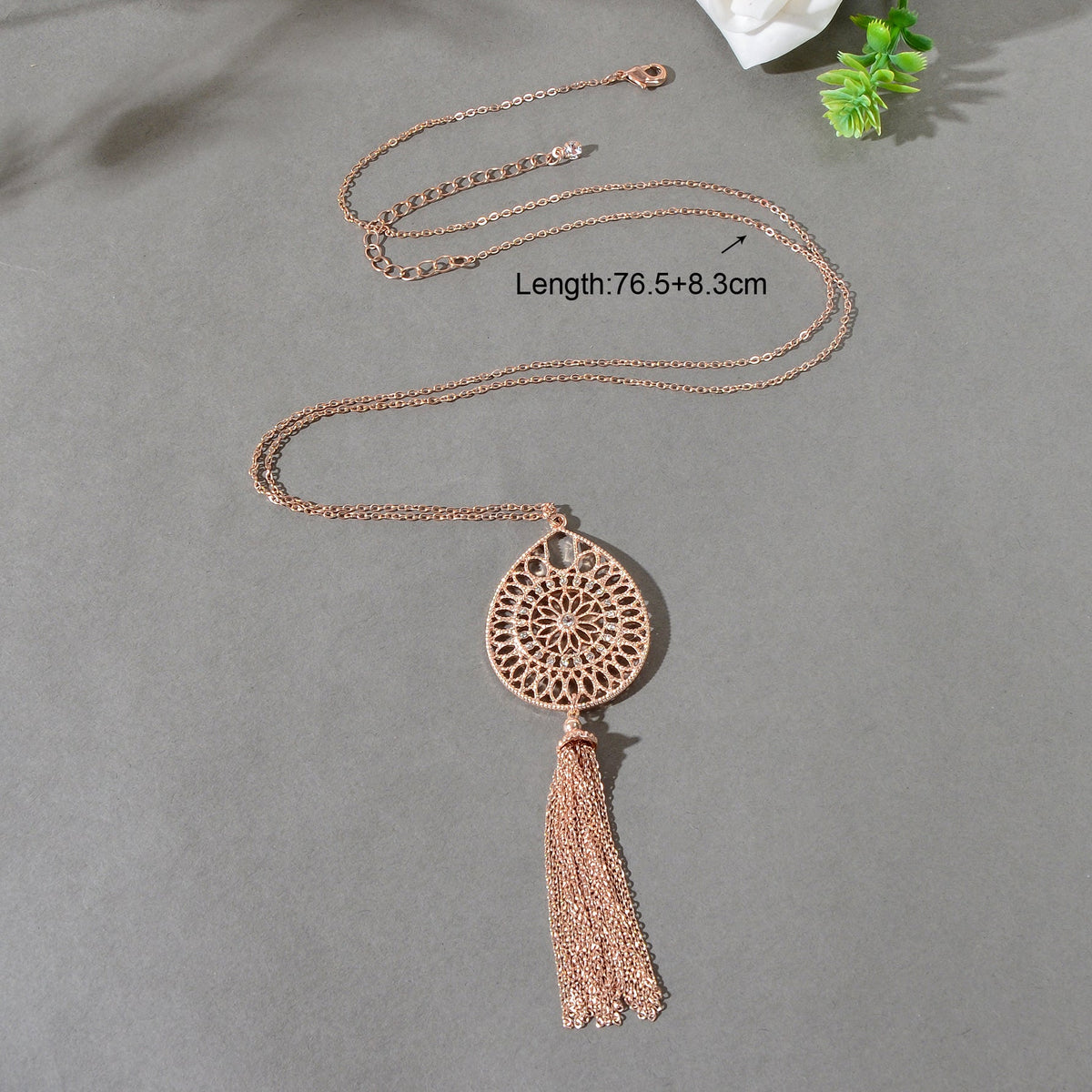 Fashion Rhinestone Decor Carved Hollow Flower with Chain Tassel Long Necklace-3