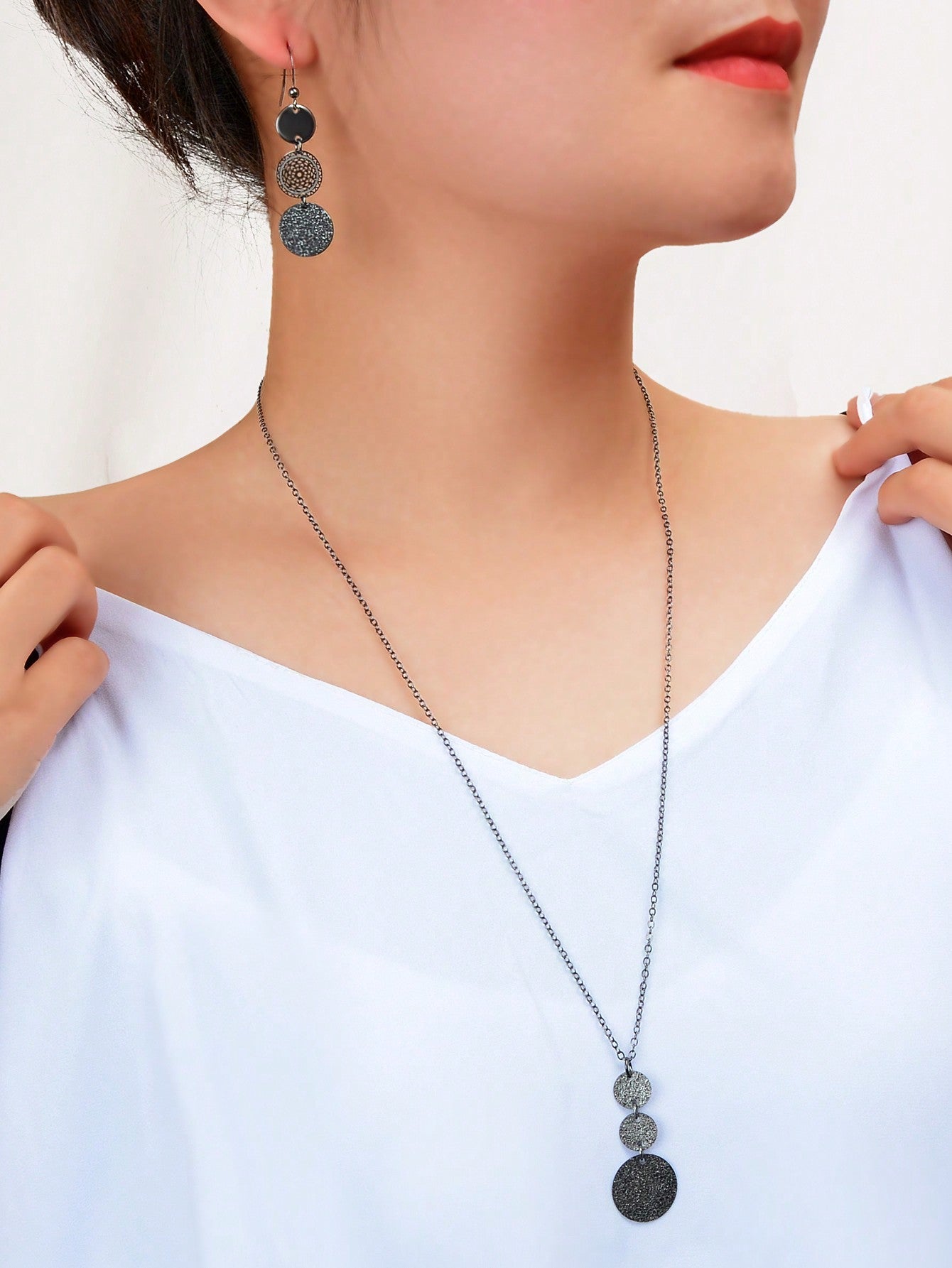 Long Chain Necklace with Black Circular Pendant Earrings Set - Stylish Accessory-1
