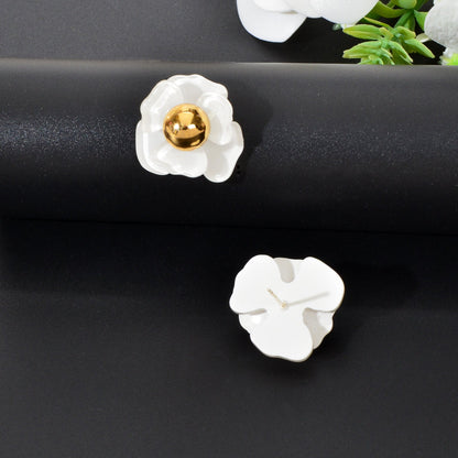 Fashionable Classic White Acrylic Flower Stud Earrings Party Dating Bridal Jewelry-2