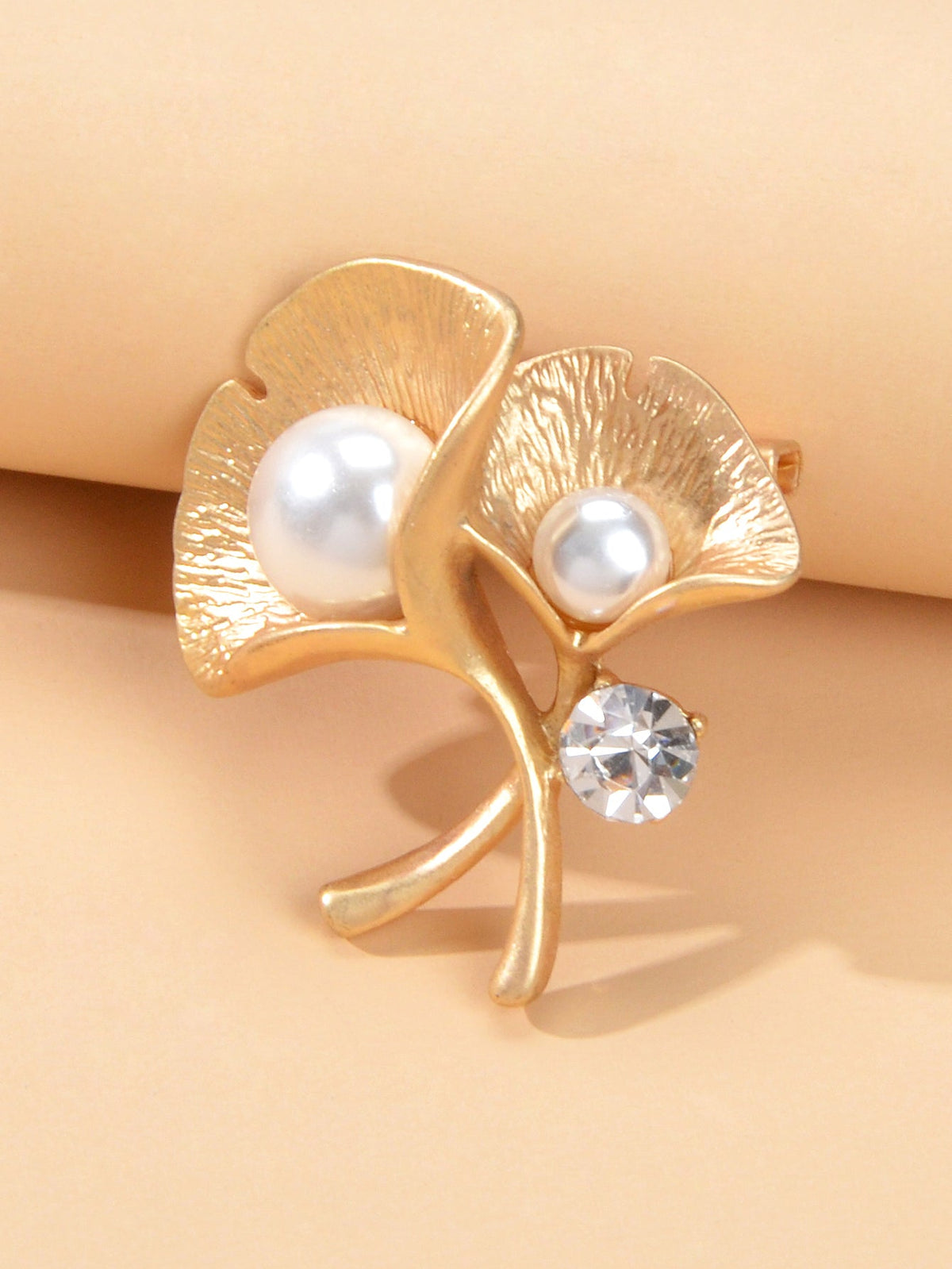 Delicate Pearl Rhinestone Decoration Ginkgo Biloba Leaf Brooch Dress Accessories-0