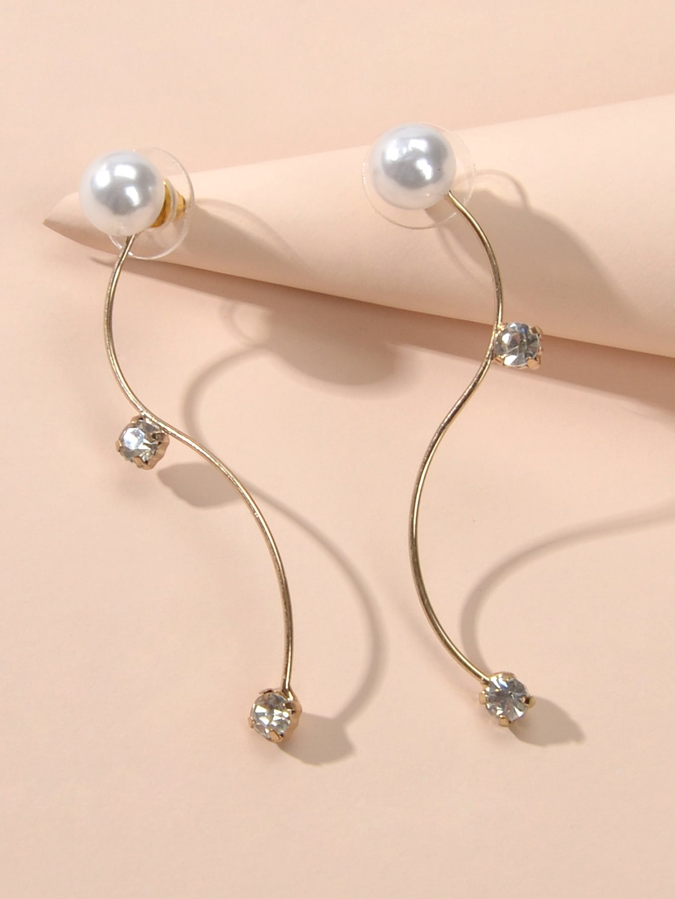 Gold Curved Earrings & Double Layer Necklace Set - Stylish Jewelry Ensemble-2