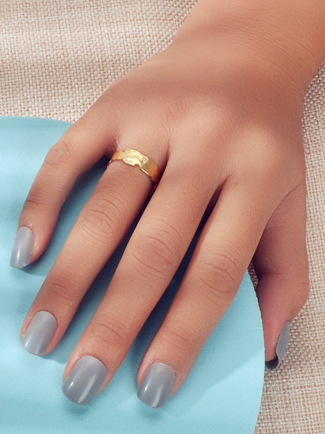 Classics Jewellery Gold Metal Minimalist Geometric Engagement Finger Ring Band-1