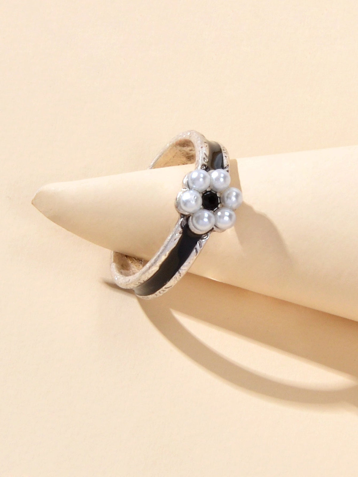 Retro Textured Jewellery Band Black Enamel Pearl Flower Open Cuff Finger Ring-1