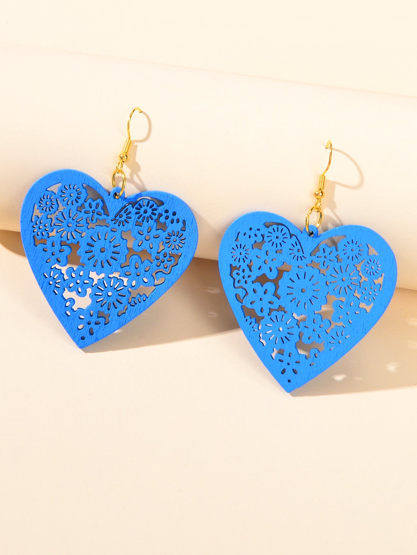 Nice Collection Colorful Wood Flower Pattern Hollow Heart Dangle Ladies Earrings-1