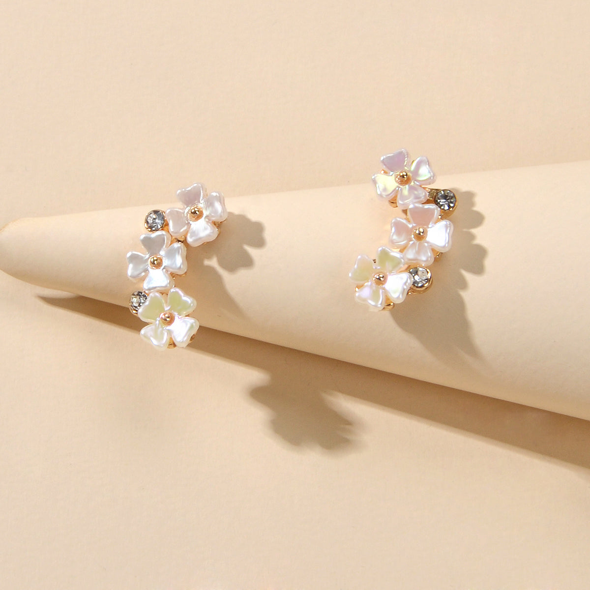 Dainty Gifts Women Girls Lightweight Rhinestone White Flower Cute Stud Earrings-2