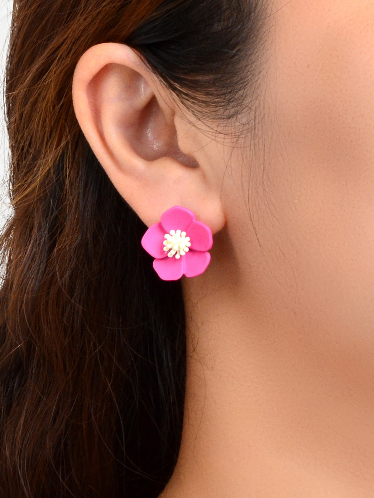 Asymmetrical Design White Pink Flower Shaped Daisy Stud Hypoallergenic Earrings-1