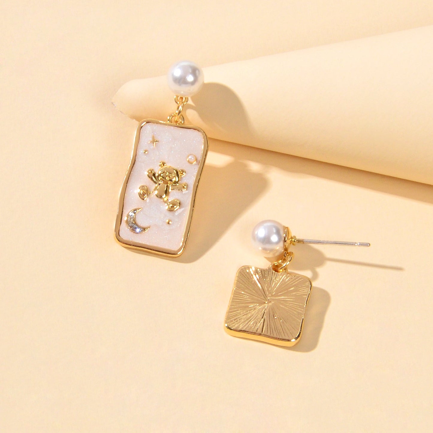 Funny Pearl White Enamel Bear Planet Star Pattern Square Asymmetric Earrings-2