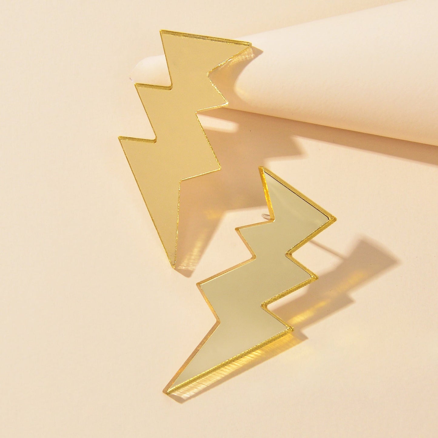 Personality Lightweight Gold Resin Lightning Stud Pierced 90's Inspired Earrings-2
