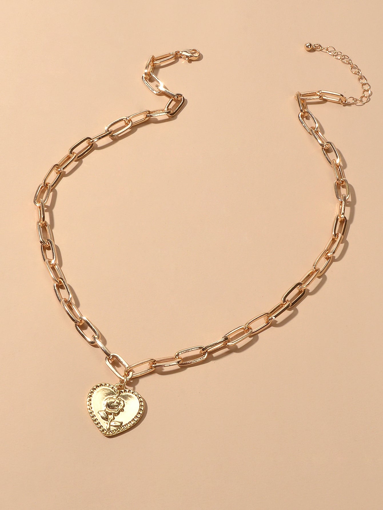 Unique Design Thick Gold Chain Flower Pattern Heart Statement Necklace for Women-2
