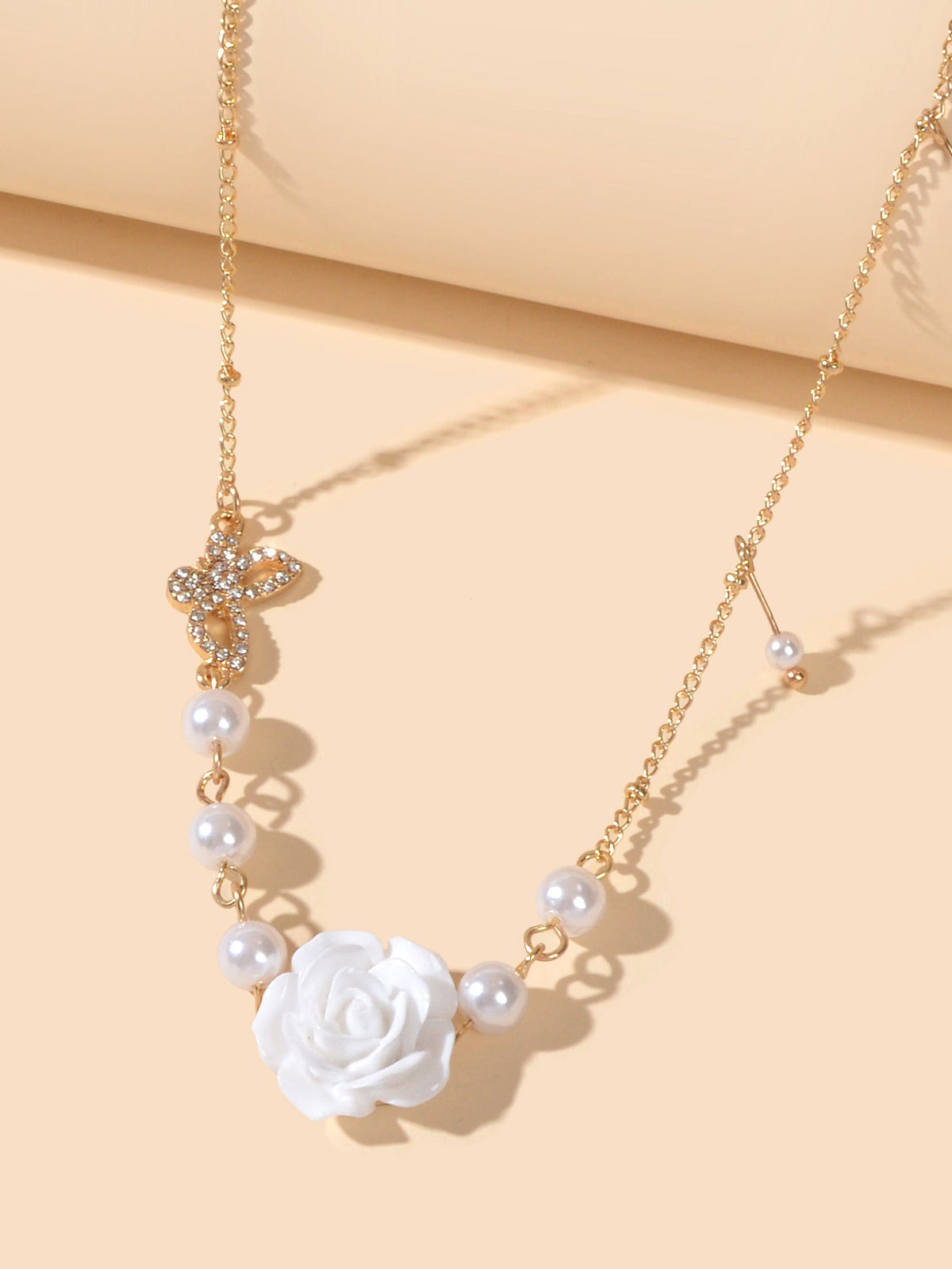 Luxurious Gold Chain Rhinestone Pearl Butterfly White Flower Collar Necklace-2
