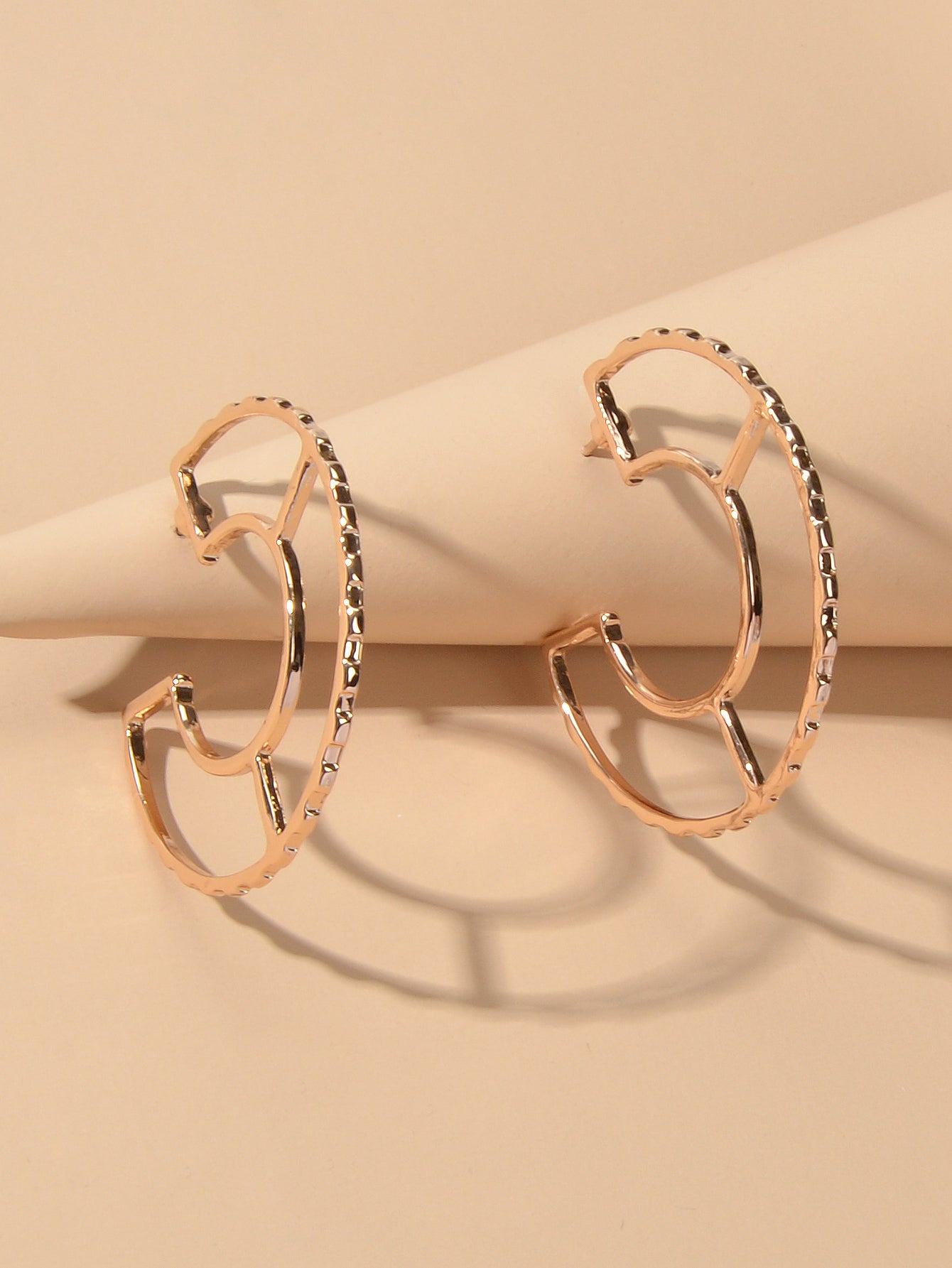 Party Decoration Gold Metal Hollow Personality Stud Hoop Huggie Pierced Earrings-2