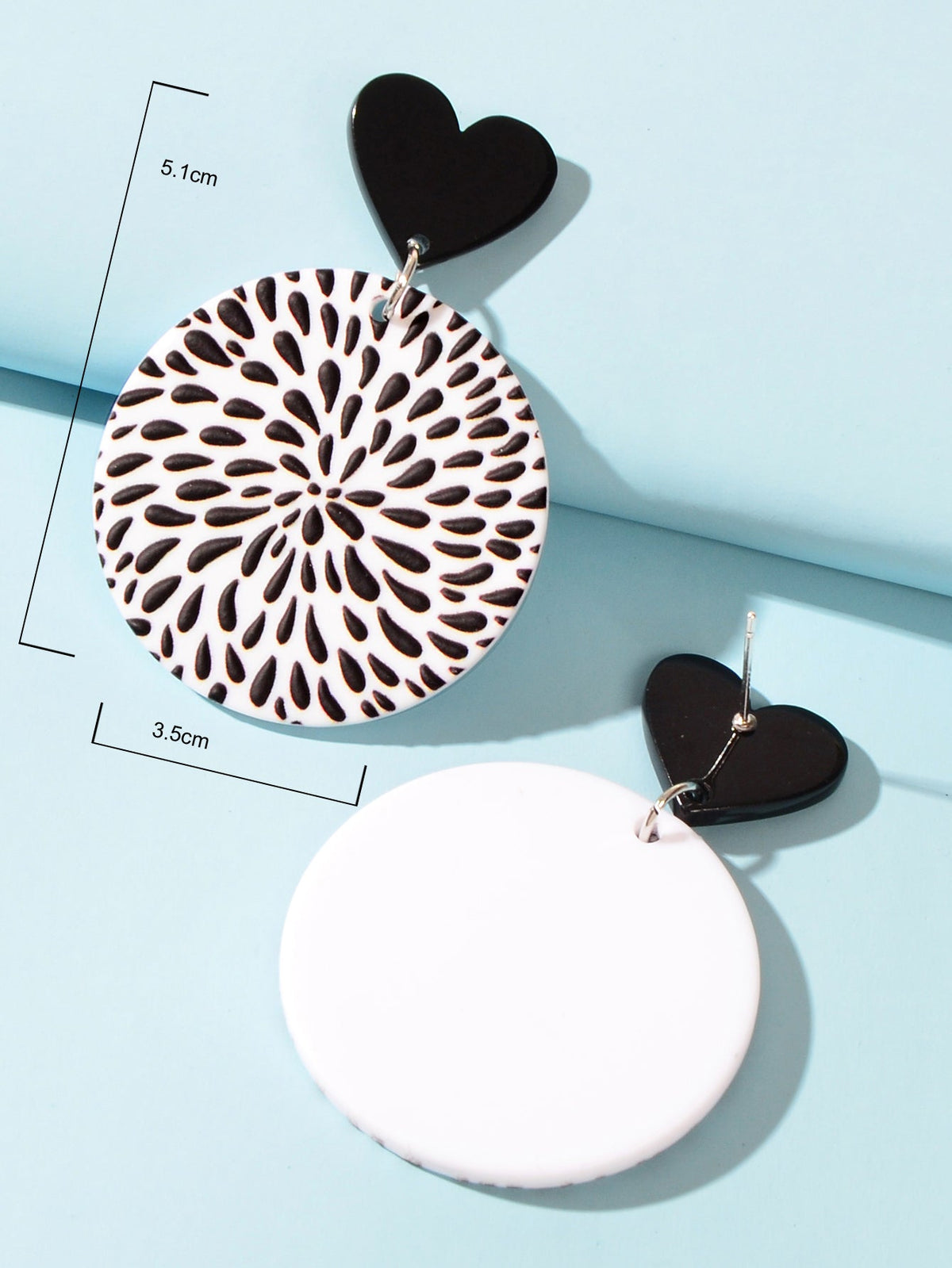 Boho Retro White Black Geometric Pattern Heart Round Acrylic Holiday Earrings-3