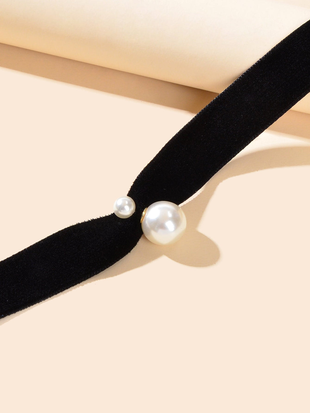 Retro Pearl Decor Black Velvet Short Tattoo Choker Collar Women Dinner Necklace-3
