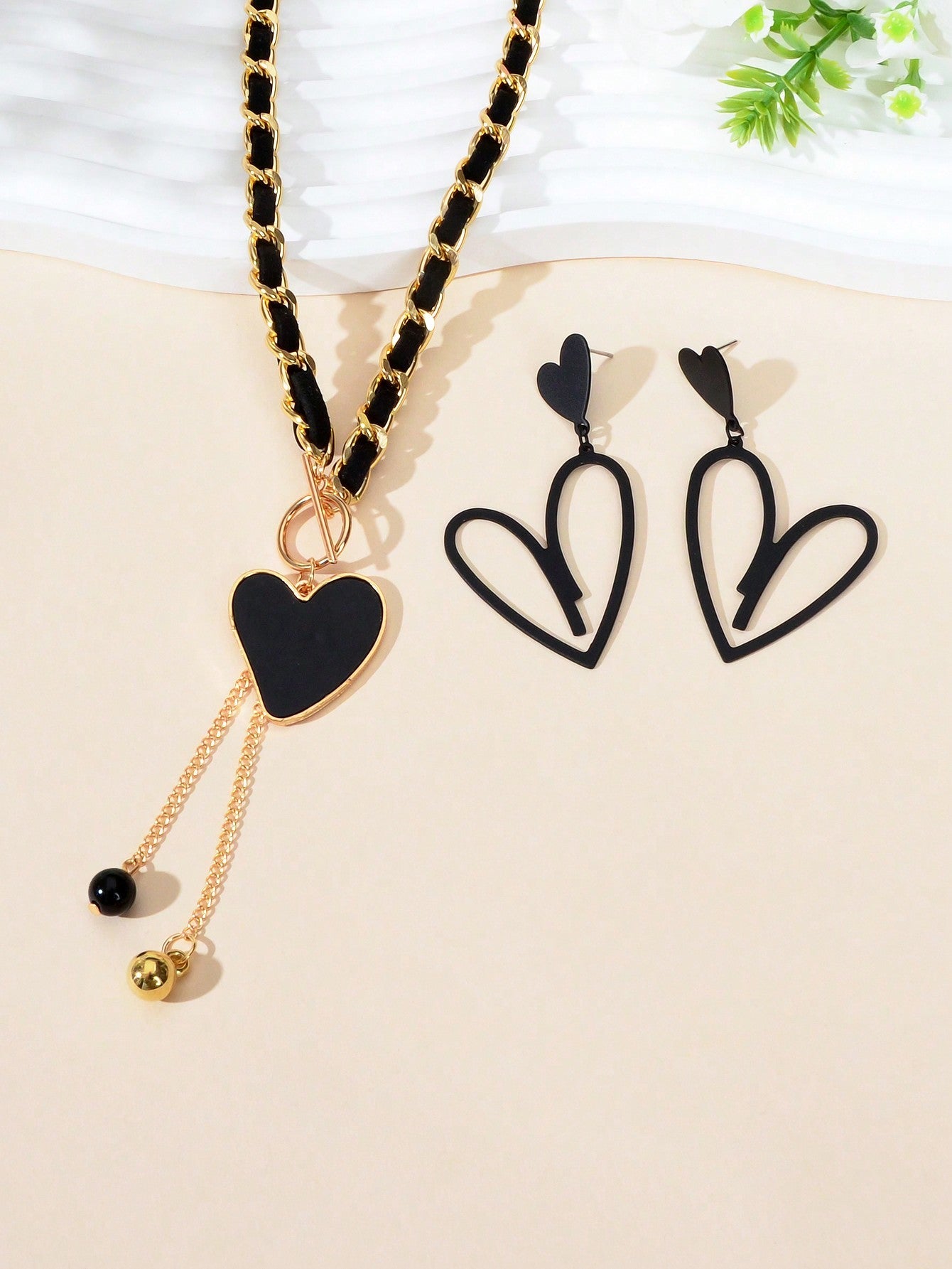 Timeless Elegance Black Heart Pendant Necklace Earrings Classic Jewellery Set-4