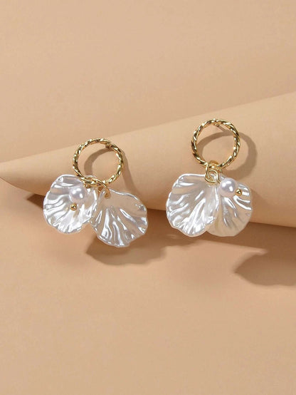 Awesome Pearl Decor Shell Shape Stud Gold Ocean Earrings Women Party Decoration-3