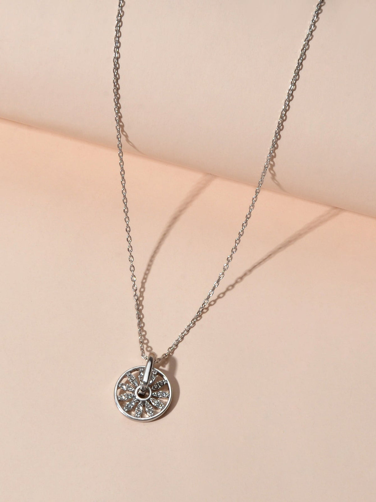 Textured Jewellery Rhinestone Decor Silver Chain Round Wheel Charm Girl Necklace-4