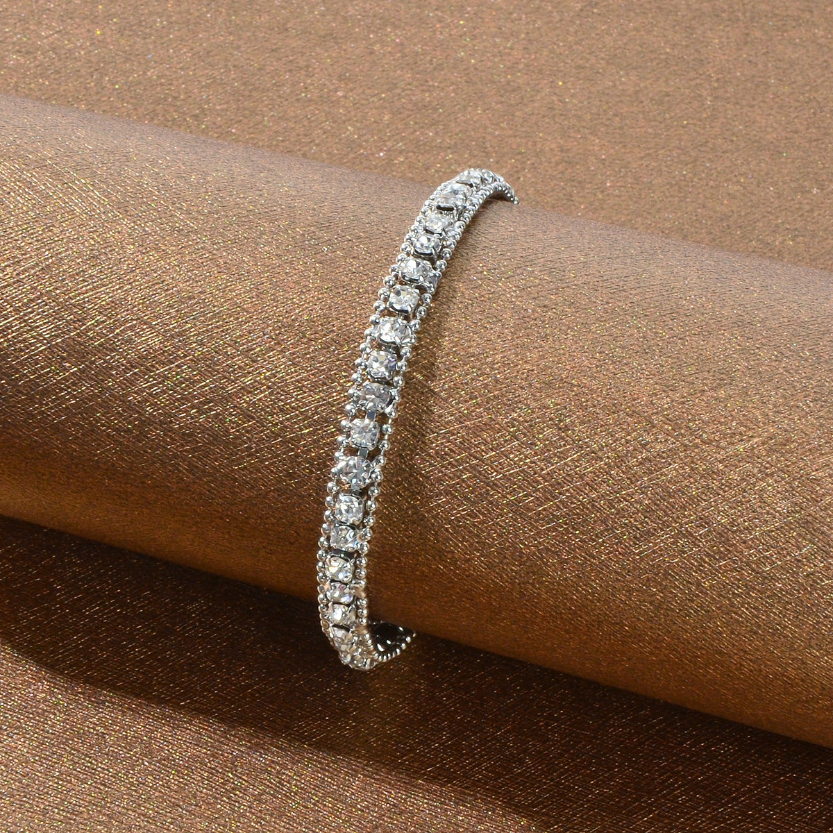 Gorgeous Anniversary Jewelry Rhinestone Decor Silvery Chain Bracelet for Women-1