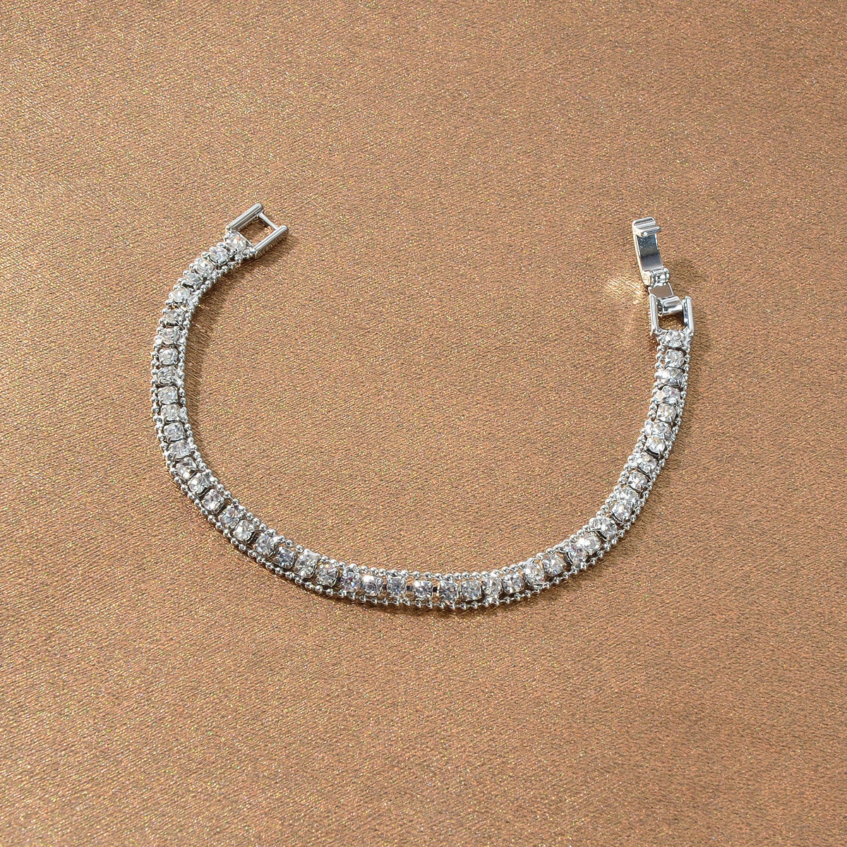 Gorgeous Anniversary Jewelry Rhinestone Decor Silvery Chain Bracelet for Women-3