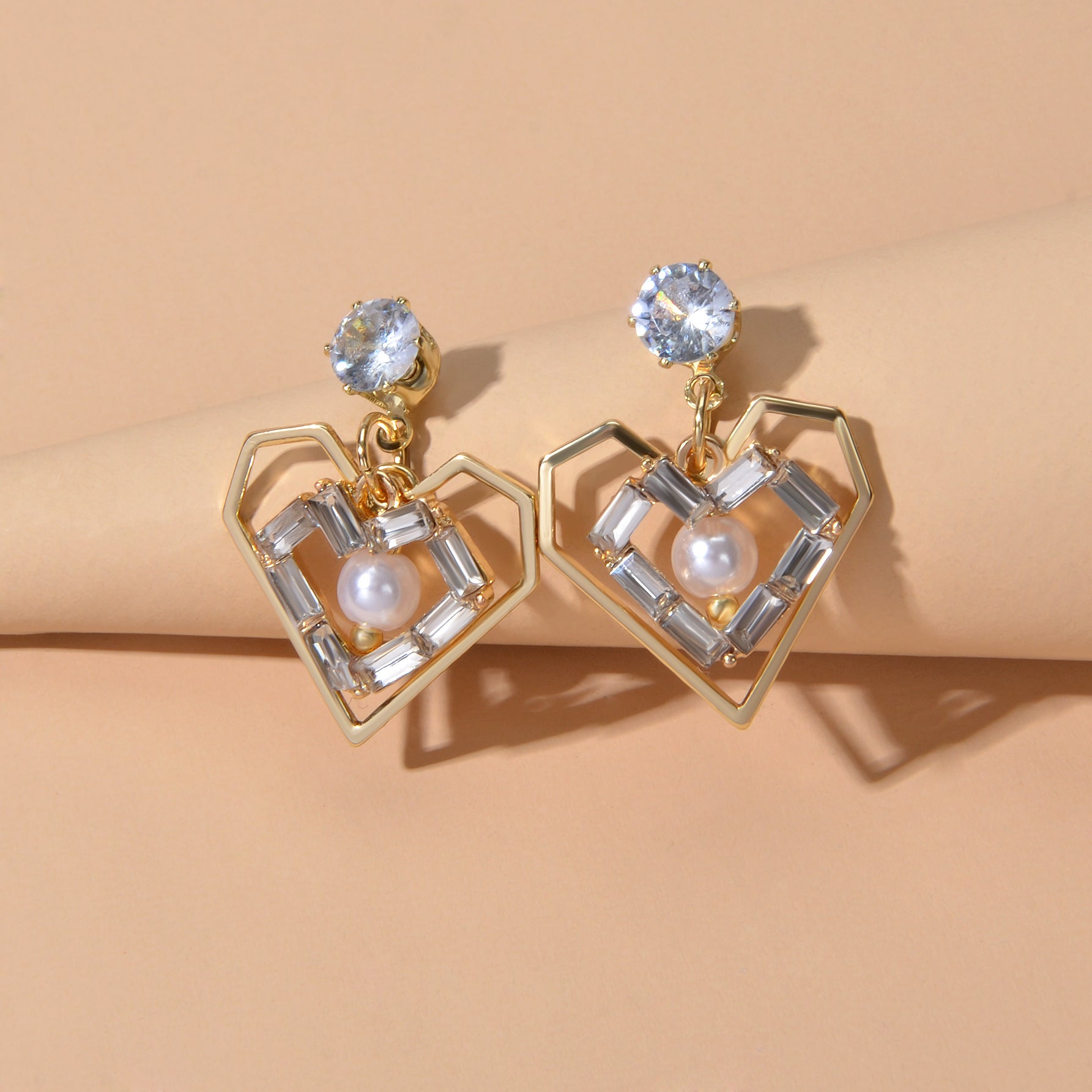 Textured Faux Pearl Cubic Zirconia Decor Heart Dangle Love Earrings for Wedding-1