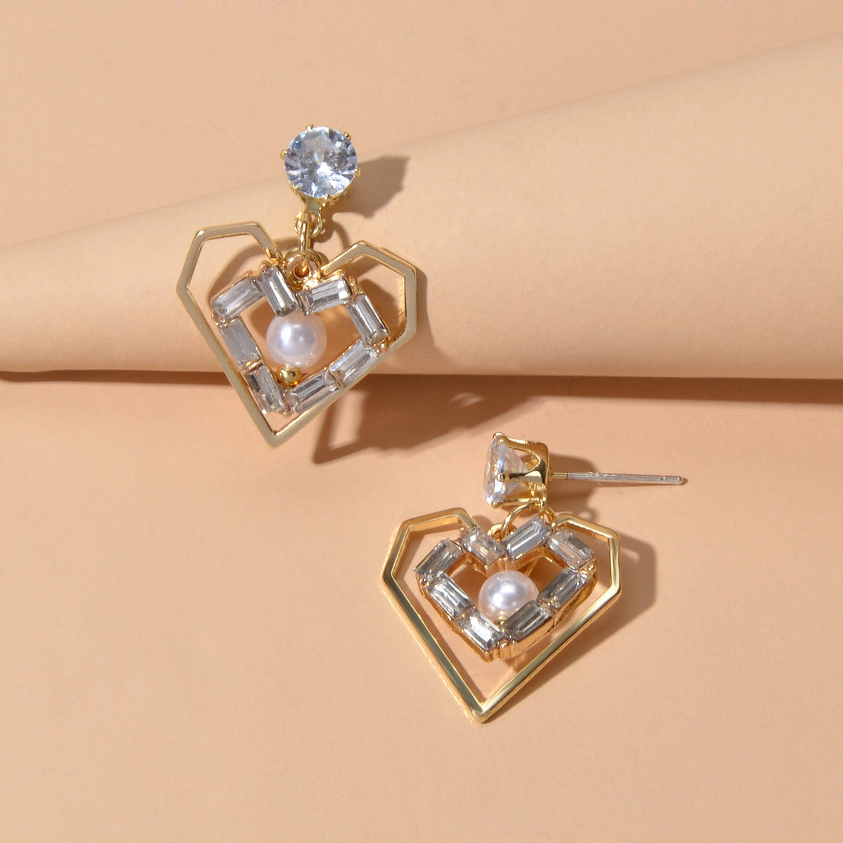 Textured Faux Pearl Cubic Zirconia Decor Heart Dangle Love Earrings for Wedding-2