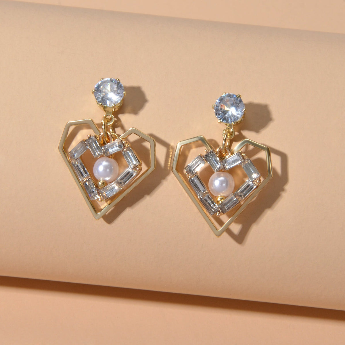 Textured Faux Pearl Cubic Zirconia Decor Heart Dangle Love Earrings for Wedding-3
