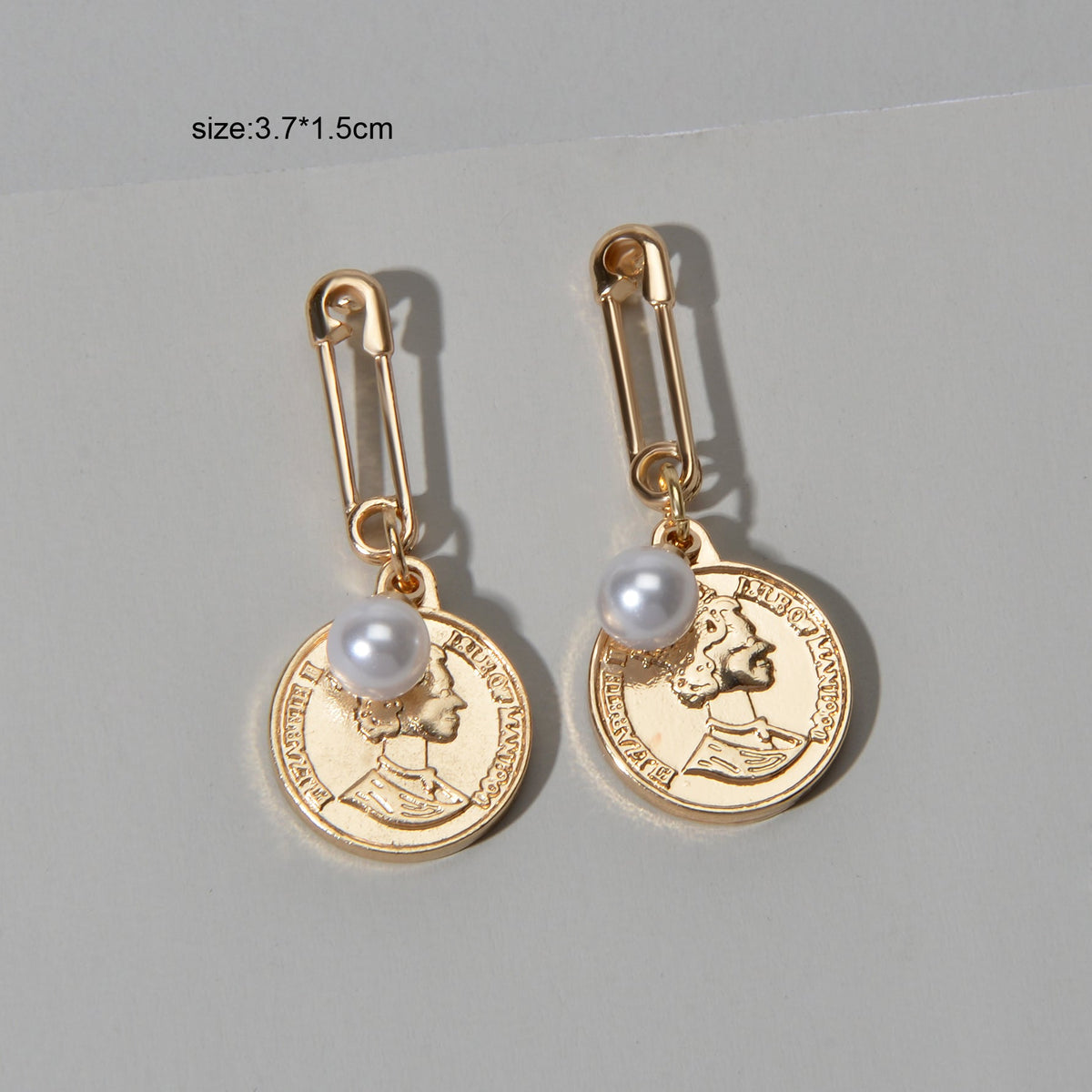 Classics Designer Jewellery Pearl Pin Shape Portrait Cion Charm Dangle Earrings-3