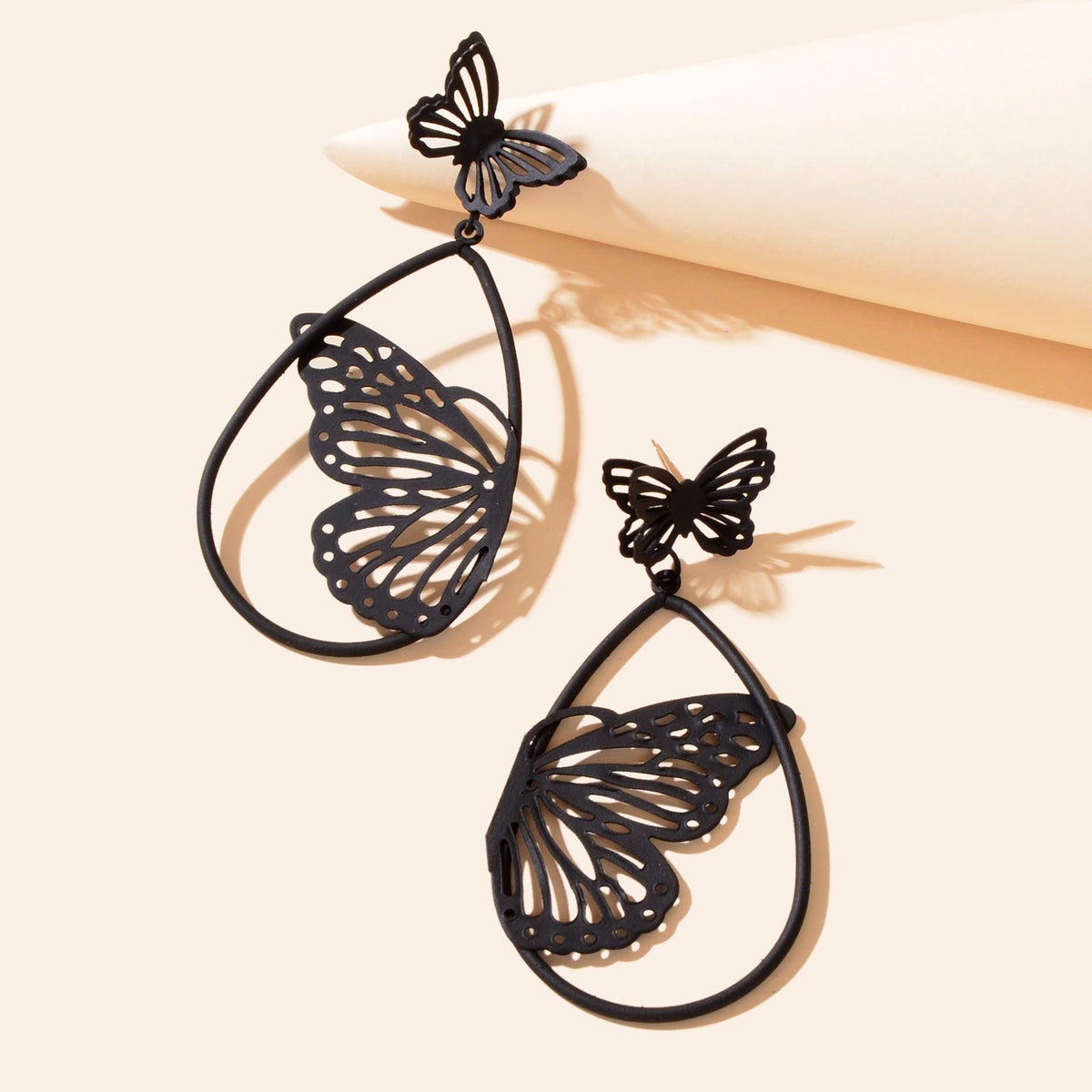 New Retro Black Hollow Butterfly Water Drop Earrings Party Decoration for Women-1