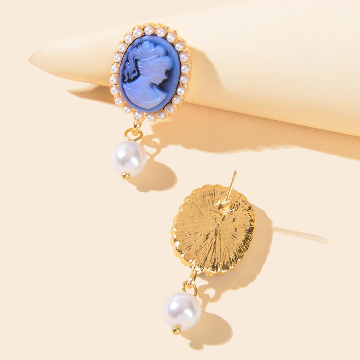 Textured Retro Accessories Court Pearl Blue Resin Relief Queen Dangle Earrings-2
