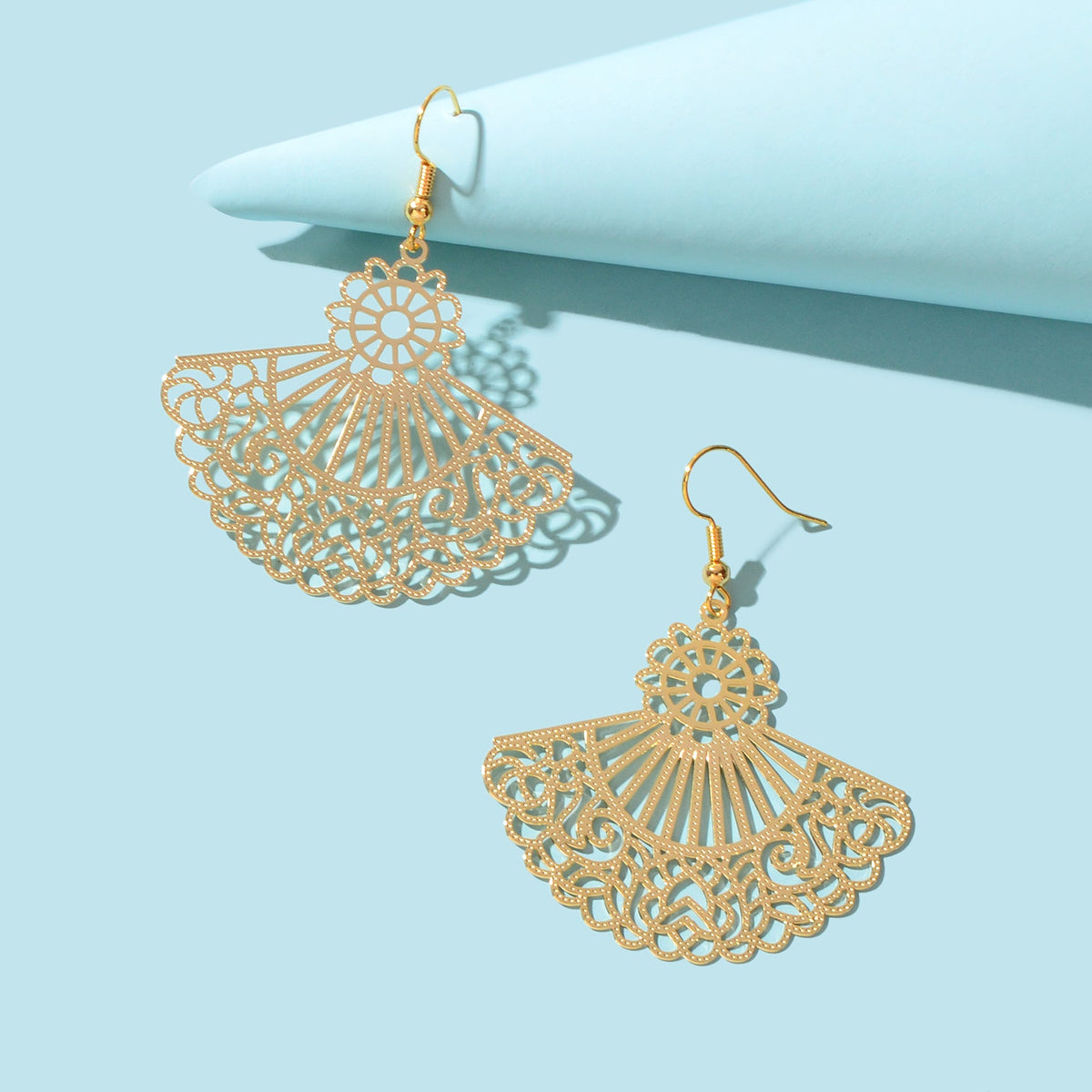 Vintage Royal Golden Hollow Flower Fan Shape Dangle Drop Earrings Elegant Weddings Party Vacation Jewelry-2