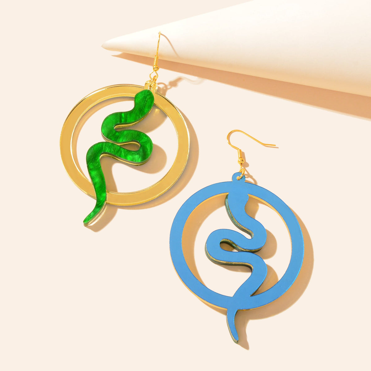 Funky Jewelry Golden Circle Green Snake Acrylic Dangle Earrings Fashion Accessories-2